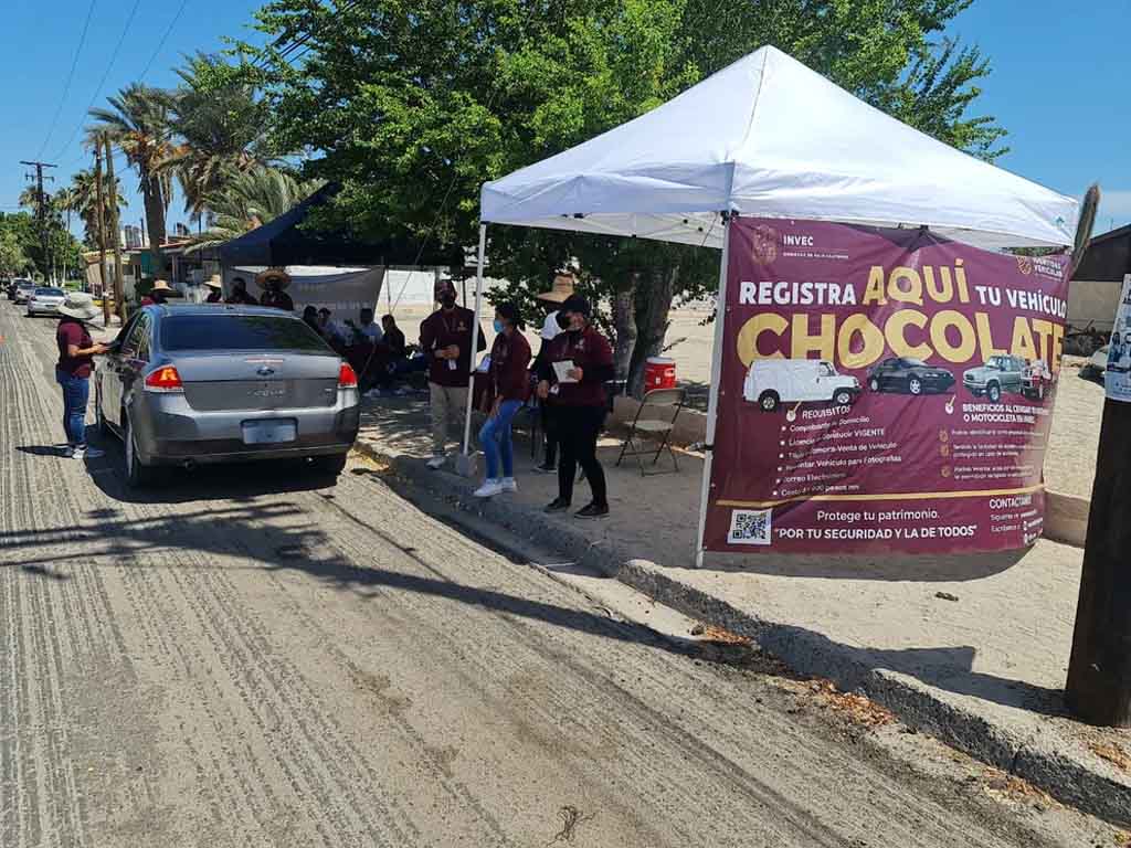 Aduana de Tijuana pide no permitir entrada de autos “chocolate” a México