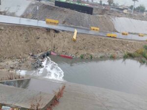 Anuncian cierre de terraplén del puente Los Olivos por lluvia en Tijuana