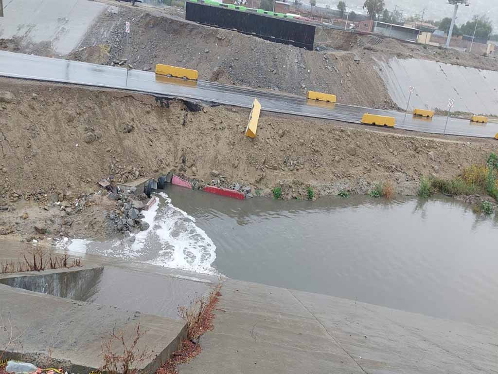 Anuncian cierre de terraplén del puente Los Olivos por lluvia en Tijuana