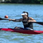 La atleta tijuanense Ailyn González durante una competencia de canotaje