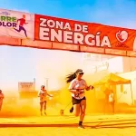 Corredores participando en el evento Corre con color Tijuana en apoyo a niños con cáncer