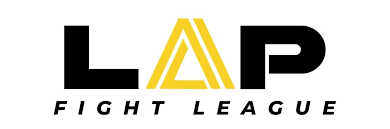 Peleadores amateurs preparándose para el evento LAP Fight League Tijuana en el Gimnasio Independencia.
