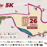 Corredores participando en el Serial Atlético Tecate en las calles del municipio