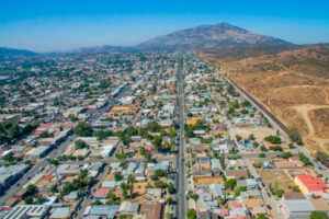 El alcalde Román Cota durante la jornada de Gobierno en tu Delegación Tecate en El Hongo