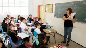 Personal docente y administrativo en una escuela pública de Tijuana