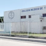 Representantes del Colegio Médico de Tecate durante la firma de convenio