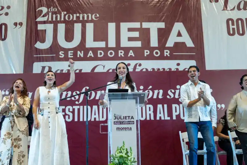 La senadora Julieta Ramírez durante la presentación de su informe legislativo en Mexicali