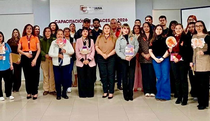 Personal del Ayuntamiento de Tijuana participando en talleres de capacitación y profesionalización.
