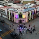 Palacio Municipal de Tecate iluminado en conmemoración de la inclusión y diversidad sexual