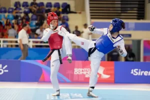 La atleta tijuanense Daniela Souza durante su participación en una competencia de taekwondo