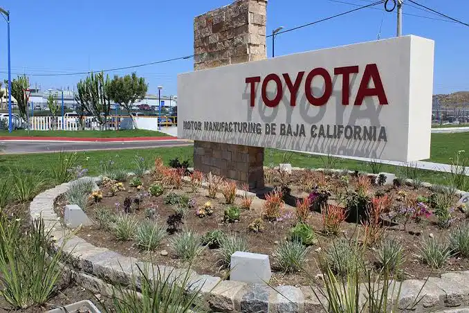 Vista exterior de las instalaciones de la planta Toyota Tijuana en Baja California.