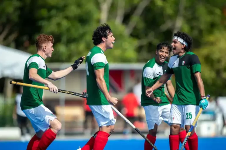Atletas bajacalifornianos de hockey sobre pasto preparándose para competencia internacional
