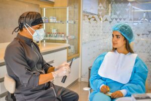 Profesionales de la salud dental en Tijuana promoviendo la certificación médica