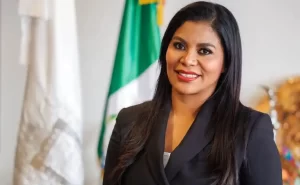 Coronación de la Embajadora de la Belleza Tecate 2026 en un evento con causa
